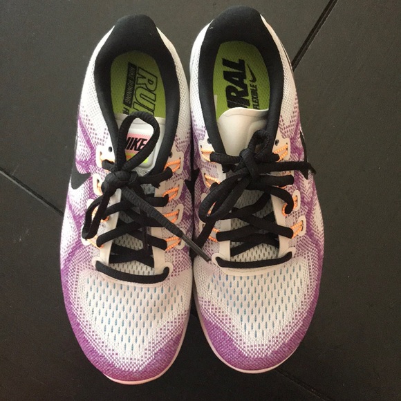 Nike Tennis Shoes - Picture 6 of 6